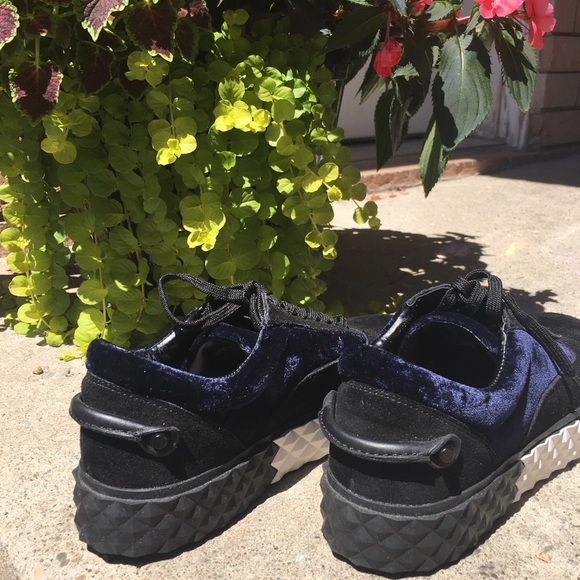 Kendall & Kylie Sneakers Unisex - Picture 4 of 7